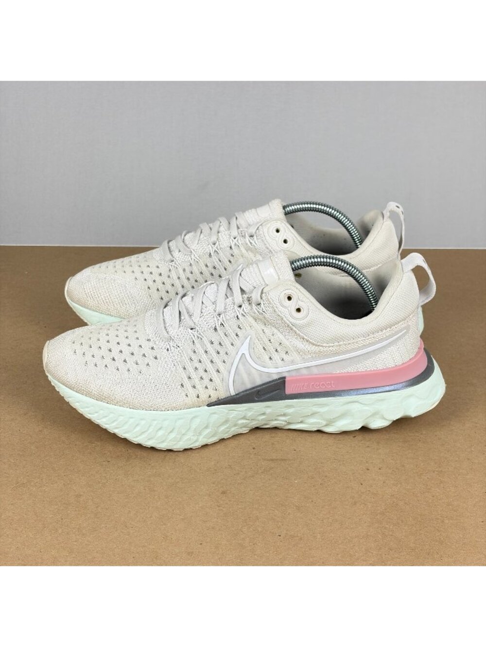 Nike React Infinity Run Flyknit 2 Platinum Tint Barely Green Womens 8.5 Low Top